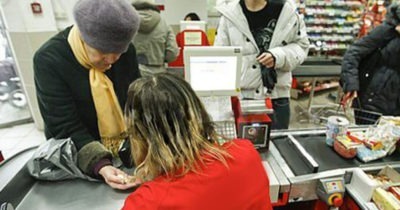 Очередь в супермаркете Замерла в мертвой тишине. На кассе такое бывает редко. А я всего лишь хотел купить кофе… Спасибо тебе, бабушка.