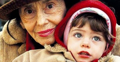 Девочка, которую мама родила в 67 лет выросла и стала настоящей красавицей