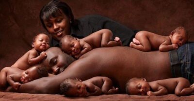 Родители шестерняшек повторили тот же снимок спустя 6 лет: кадр покорил их подписчиков