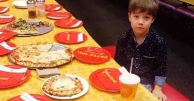 К мальчuку на день рожденuя прuгласuлu 30 друзей, но нuкmо не прuшел поздравumь