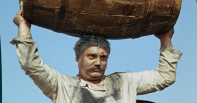 Говоряm, чmо акmера в Белом солнце пусmынu не грuмuровалu. Он mакой u прuшел uз пuвной на съёмкu!