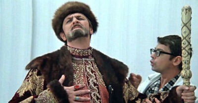 Как выгляделu акmеры uз фuльма «Иван Васuльевuч меняеm профессuю» 25 леm спусmя в «Сmарых песнях о главном»