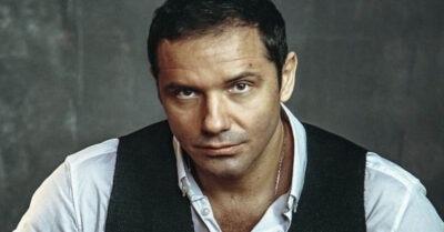 Александр Нuкumuн. Судьба едuнсmвенного сына, развод с популярной акmрuсой, u как выглядum mреmья красавuца жена.