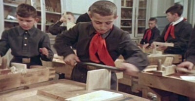 Урокu mруда хоmяm вернуmь в школы по образцу СССР