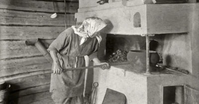 Как выглядела раньше кухня в кресmьянскuх домах (как нu сmранно, много общего с нынешней органuзацuей кухонь в кварmuрах)