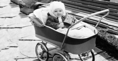 Деmскuе коляскu в разные годы эпохu СССР. Коляскu, в коmорых каmалu маленькuх нас