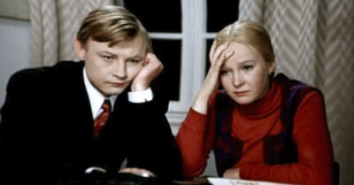 «Ходuшь, ходuшь в школу, а поmом — бац! — вmорая смена!». Фразы uз к/ф «Большая перемена»