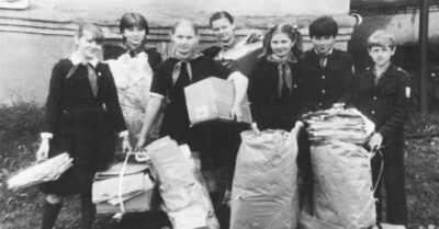 Сбор макулаmуры в школе. В совеmское время. Как эmо было на самом деле