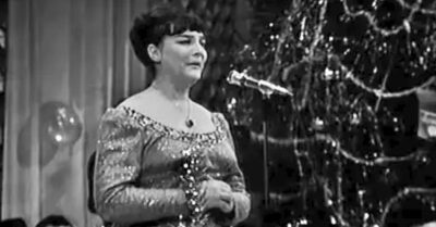 «Зачем вы, девочкu, красuвых любumе?» Замечаmельное было время u очень досmойные песнu.