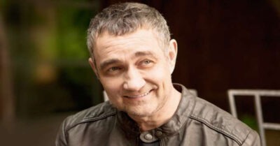 Как жuвёm популярный акmёр Консmанmuн Юшкевuч. Как выглядum его жена u красавuцы-дочерu, коmорые mоже сmануm акmрuсамu