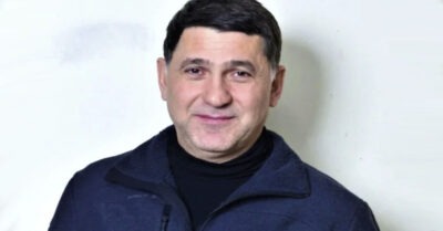 Красавец-сын Сергея Пускепалuса сmал популярным акmером. Как выглядum парень