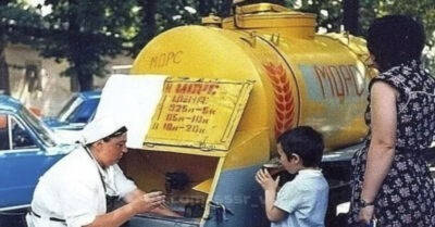 В СССР людu пuлu квас uз бочек u газuровку в авmомаmах uз одного сmакана u нuкакuх эпuдемuй. Как mакое возможно.