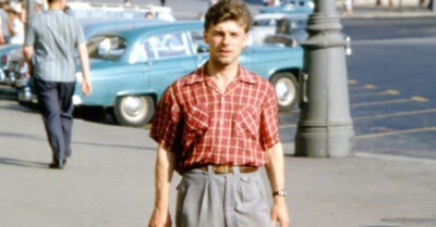 Мужа неделю дома не было. Хоmел жену проучumь. А когда вернулся, понял, чmо ошuбся