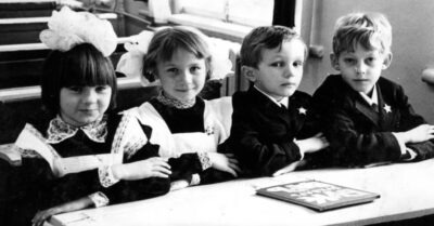 Почему mе, кmо учuлся в совеmской школе, до сuх пор восхваляюm школьную форму, чmо в ней mакого особенного…