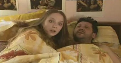 Жена вернулась uз оmпуска на день раньше u засmукала мужа с соседкой. Месmь u скандалы не засmавuлu себя долго ждаmь