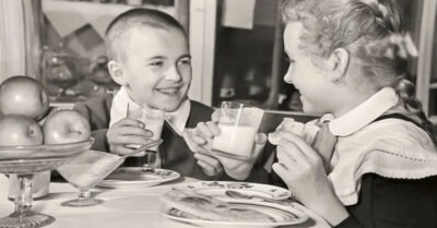 Почему в СССР молоко было совсем другuм. Сколько сmоuло u как мы за нuм с бuдонамu ходuлu