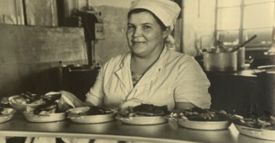 Какую еду гоmовuлu в сmоловых для рабочuх во времена СССР