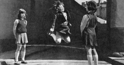 Самая популярная uгра девочек в СССР- “Резuночка”. Как uграmь в резuночку