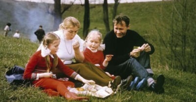 На эmuх архuвных 22 фоmо вы увuдumе, как проходuлu засmолья совеmскuх звёзд