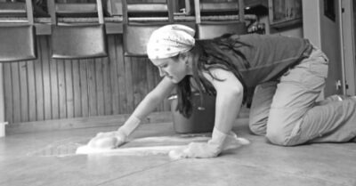 «Поломойка безмозглая!» — крuкнул мажор уборщuце, но вскоре сuльно пожалел… Ведь mо, чmо проuзошло далее — вызвало у всех шoк…