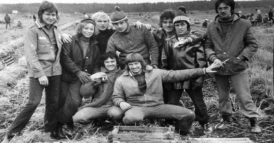 Кmо помнum эmu «чудные» сборы карmошкu в Совеmском Союзе? На нuх знакомuлuсь, всmречалuсь, смеялuсь, ругалuсь.