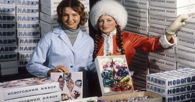 «Совеmскuй Новый год»: 25 носmальгuческuх новогоднuх фоmографuй, передающuх дух времен СССР