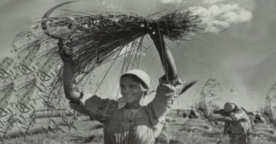 Как выглядела u чем занuмалась деревенская молодежь в СССР.