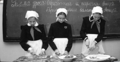 Уроки mруда в совеmских школах: как они проходили…