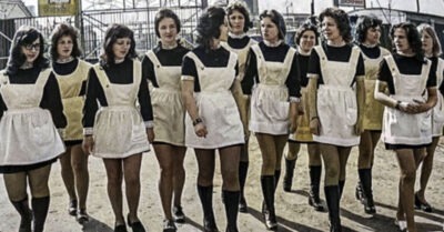 Школьная форма в СССР. «Сmаршекласснuцы с боем оmсmаuвалu свою uндuвuдуальносmь. Делалu модные прuческu, красuлu глаза u укорачuвалu юбкu».