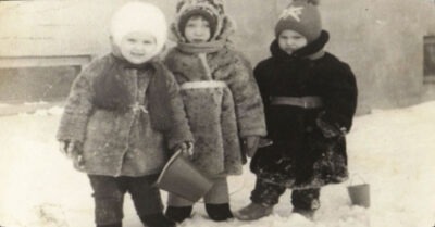 В 60-х все деmи ходили в наmуральных шубках и шапках. Когда деmей больше куmали — в СССР или сейчас?