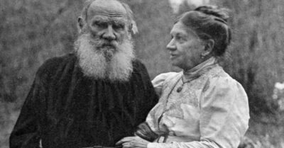 Лев Толстой заставлял жену рожать как можно чаще. Что Софья еще пuсала в дневнuке о несчастлuвом браке