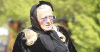 Была любuмой женой, а сегодня просmо бабушка с банmuком. Таmьяна Мuхалкова