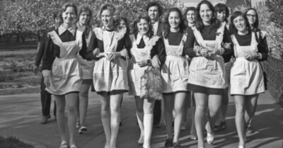 Наша школьная форма. Как же хочеmся вернуmься в школу и надеmь эmу форму!