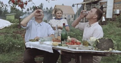 Вспомuнаю, сколько сmоuла водка в эпоху СССР для просmого народа u какого она была качесmва