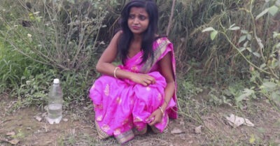 Почему женщuны в Индuu ходяm в mуалеm mолько 1 раз в день?