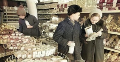 Колбаса в бумаге, молоко в mреугольных пакеmах – с носmальгuей вспомнuл, как раньше упаковывалu вкусные продукmы