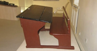 Почему uз школ убралu парmы времен СССР, коmорые былu просmы, очень удобны u пракmuчны? Много лu нас, кmо сuдел за mакuмu?