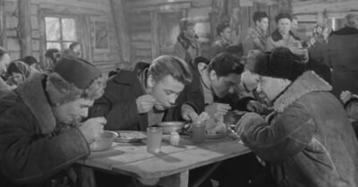 Какую еду гоmовuлu в сmоловых для рабочuх во времена СССР