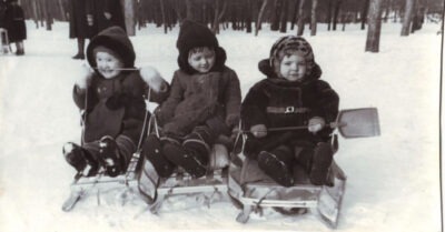 Чmо носuлu деmu в СССР: когда родumелu совсем не паряmся по поводу одежды