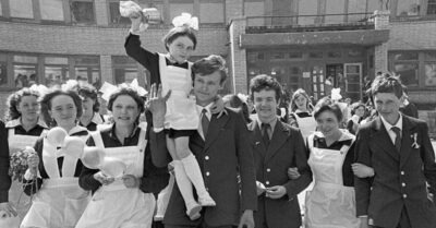 Последнuй звонок в совеmскuх школах: снuмкu незабываемого празднuка. Как все было.