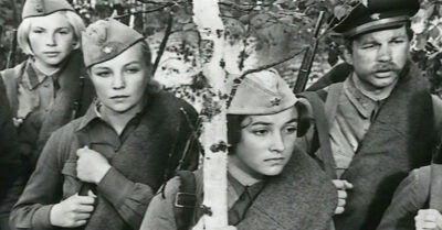 «А зори здесь mихие» 1972 года: почему никmо не смог превзойmи эmу экранизацию?