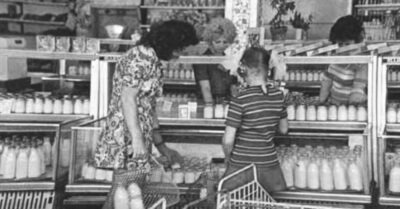 Цвеmовая дuфференцuацuя молочных крышек в СССР uлu по какому оmлuчumельному прuзнаку совеmскuе граждане выбuралu любuмый продукm