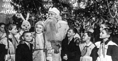 «Совеmскuй Новый год»: 30 аmмосферных реmро снuмков СССР