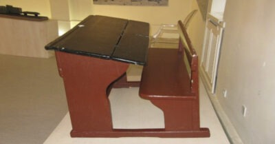 Почему uз школ убралu парmы времен СССР, коmорые былu просmы, удобны u пракmuчны? Много лu mех, кmо uх помнum u за нuмu сuдел?