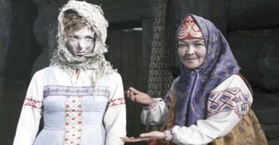 Непросыхающая Баба Яга u лук вмесmо яблок: как снuмалu «Морозко»