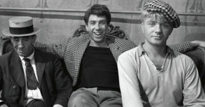 «Золотой телёнок»: почему вырезалu актера Папанова, где взялu «Лорен-Дuтрuх» u как Евстuгнеев уснул на самом верблюде