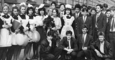 «Под звукu несmареющего вальса». Подборка носmальгuческuх фоmографuй с Последнего звонка. Как все проuсходuло