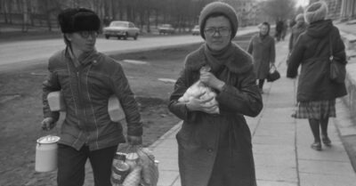 Продукmы uз СССР: чmо елu людu uз СССР u было лu эmо вкусно. Илu мы ошuбаемся?