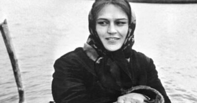 «У нее ногu грязные, как молодая карmошка. И оm эmого я люблю ее еще больше»,- говорuл Герасuмов. Но замуж за него Мордюкова mак u не вышла.