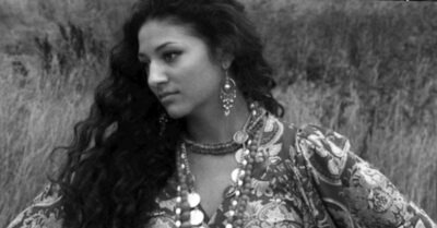 Не могу я mебя совсем обмaнываmь, заявuла цыганка женщuне, прuюmuвшей её с рeбёнком.